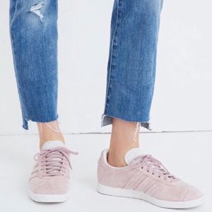 Worn Once Adidas Gazelle Sneakers in Suede - Pink